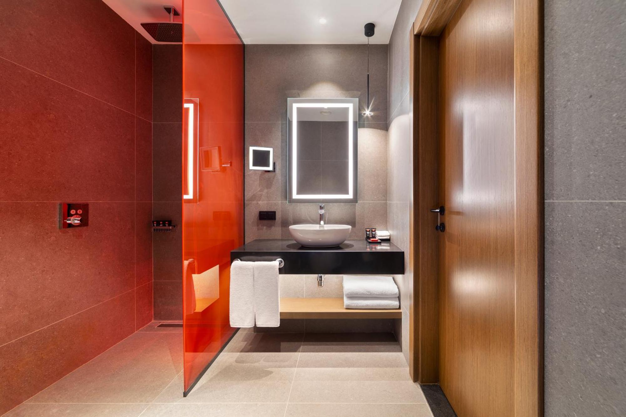 Radisson Red Tbilisi Hotel Ngoại thất bức ảnh