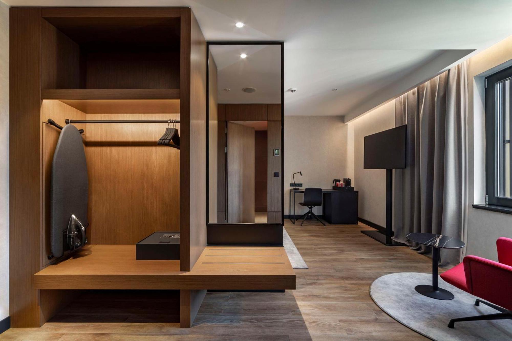 Radisson Red Tbilisi Hotel Ngoại thất bức ảnh