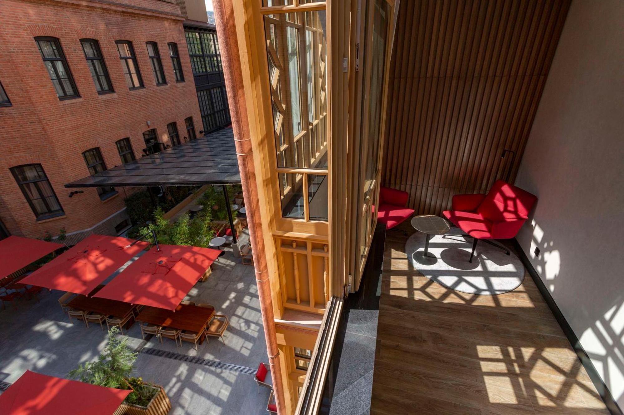 Radisson Red Tbilisi Hotel Ngoại thất bức ảnh