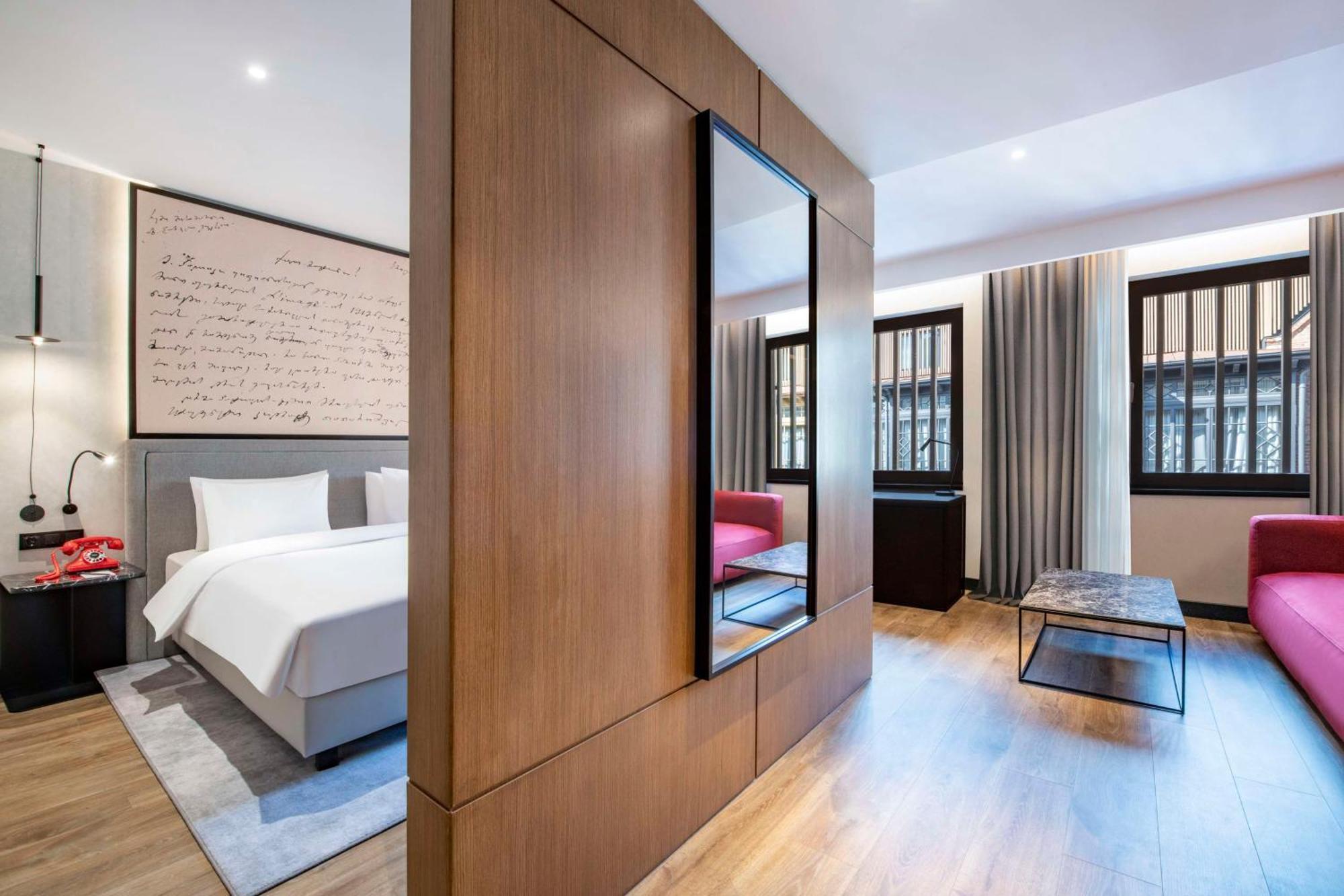 Radisson Red Tbilisi Hotel Ngoại thất bức ảnh